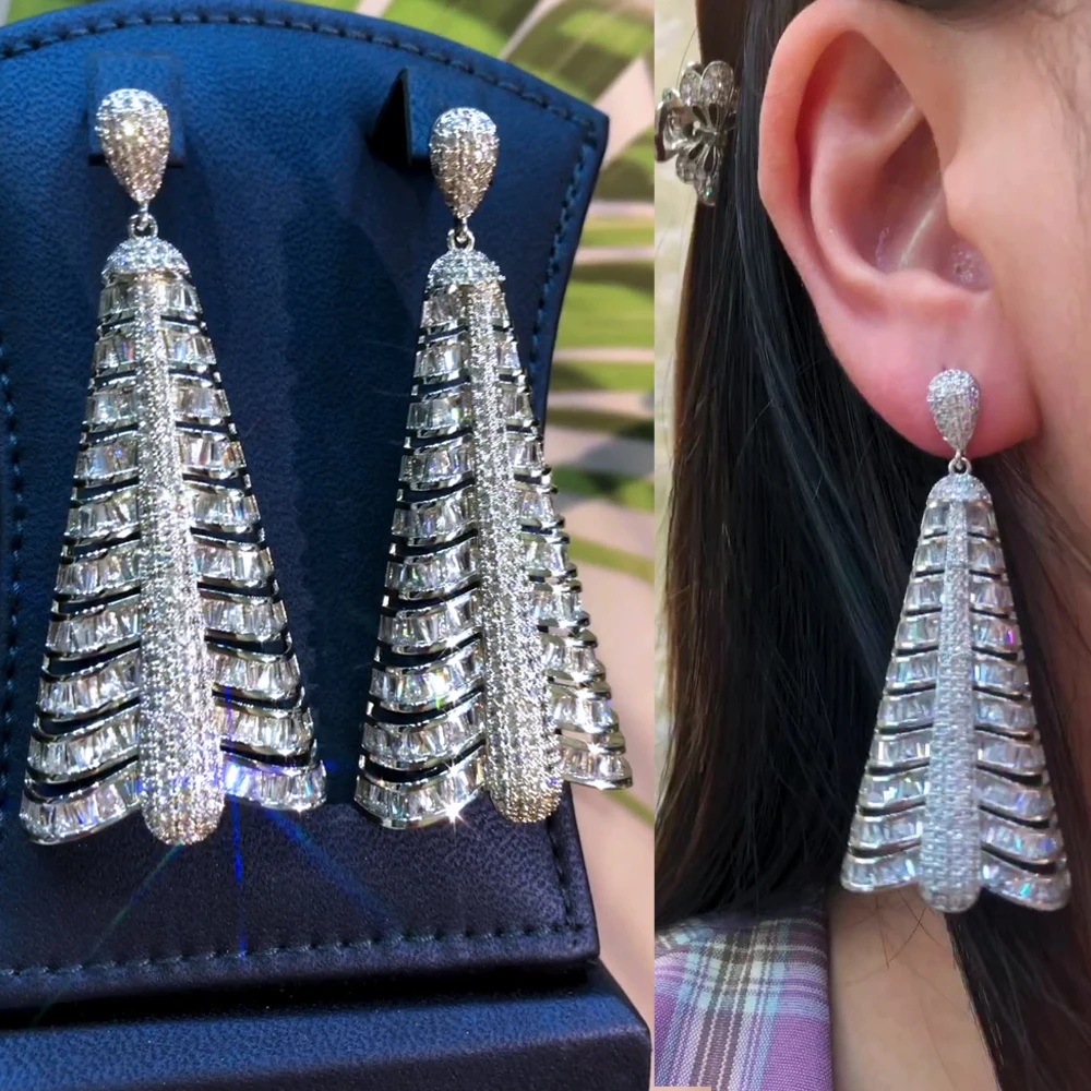 Missvikki Luxury DUBAI Triangle Pendant Earrings for Women Bridal Wedding Delicate Full CZ boucle d'oreille femme 2021 New
Missvikki Luxury DUBAI Triangle Pendant Earrings for Women Bridal Wedding Delicate Full CZ boucle d'oreille femme 2021 New