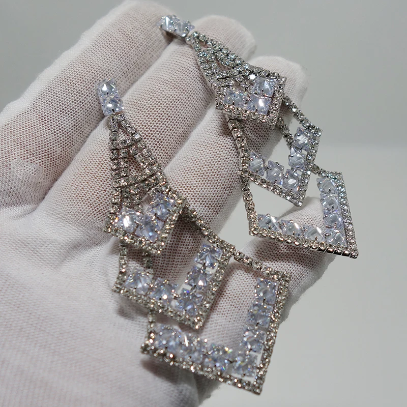 Luxury 18K gold color Plated Leaves Earring Delicate Micro Inlaid Cubic Zircon CZ Stud Earrings Wedding Jewelry Pendant
Luxury 18K gold color Plated Leaves Earring Delicate Micro Inlaid Cubic Zircon CZ Stud Earrings Wedding Jewelry Pendant