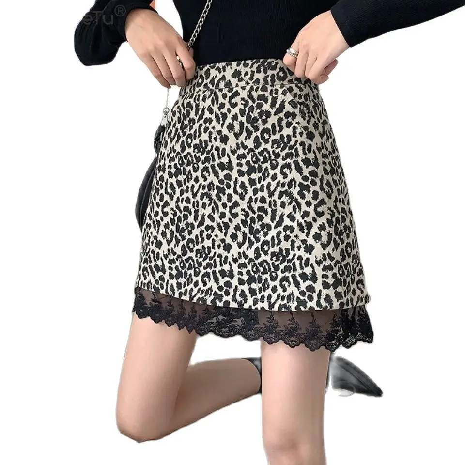 Lady Lace Hem Stitching Short Hip Skirt Korean Girls Sexy Club Slim High Waist Retro Leopard Print A-Line Skirts
Lady Lace Hem Stitching Short Hip Skirt Korean Girls Sexy Club Slim High Waist Retro Leopard Print A-Line Skirts