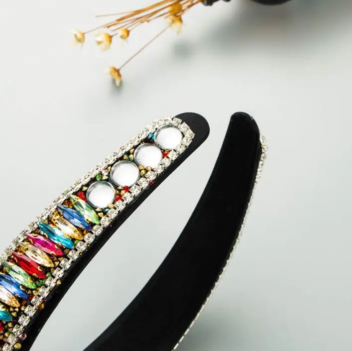 Korean new fashion temperament starry rhinestone chain headband wide-brimmed women solid color hair hoop
Korean new fashion temperament starry rhinestone chain headband wide-brimmed women solid color hair hoop