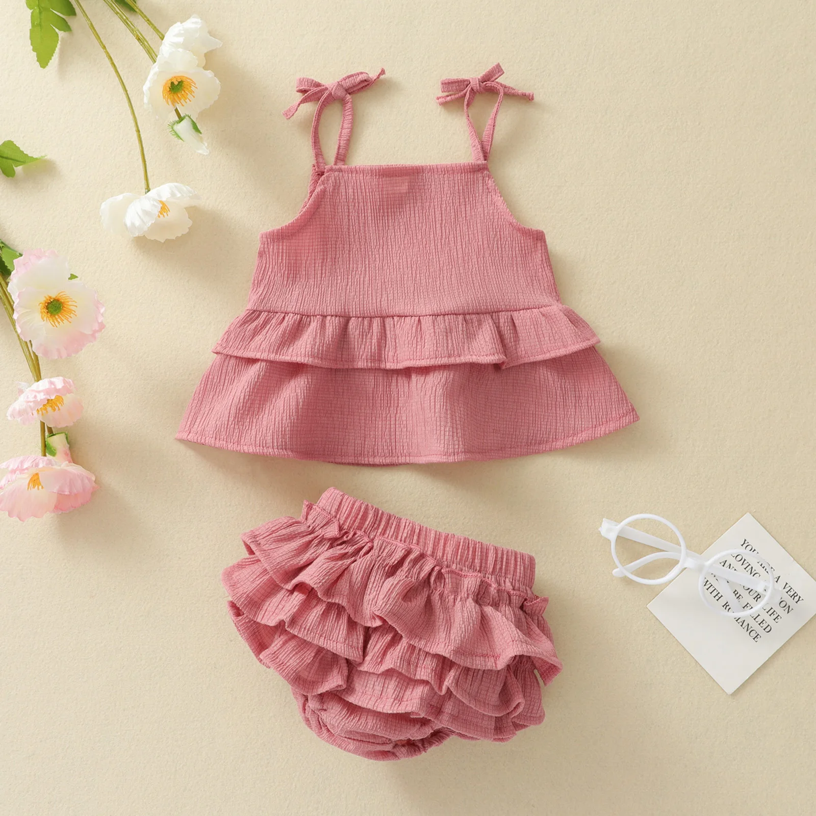2Pcs Sweet Style Baby Girls Outfit, Summer Solid Color Flouncing Splicing Wide Hem Sleeveless Suspender Tops + Lace Shorts Set
2Pcs Sweet Style Baby Girls Outfit, Summer Solid Color Flouncing Splicing Wide Hem Sleeveless Suspender Tops + Lace Shorts Set