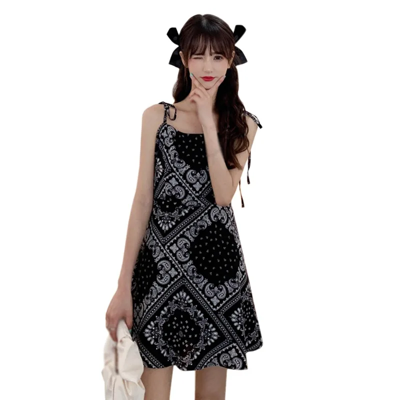 Women's Summer Sling High Design Sense Dress Spring And Summer French Sweet Retro Dress Suspender Skirt 
Women's Summer Sling High Design Sense Dress Spring And Summer French Sweet Retro Dress Suspender Skirt