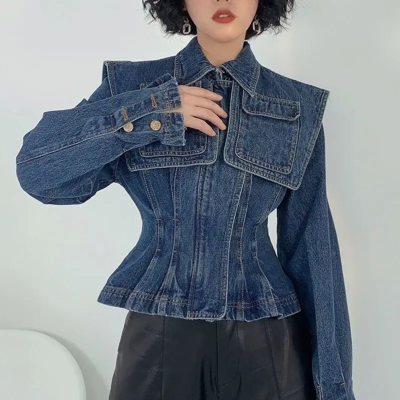 Autumn Women's Denim Coat Stitching Blue Short Jacket Big Shawl Top Cute Hedging Denim Clothing Original Design Sense 2021 New
Autumn Women's Denim Coat Stitching Blue Short Jacket Big Shawl Top Cute Hedging Denim Clothing Original Design Sense 2021 New