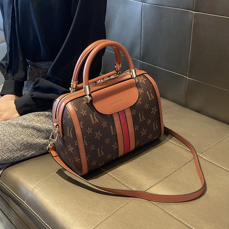 2020 female bag new authentic all-match Boston pillow bag shoulder messenger bag female
2020 female bag new authentic all-match Boston pillow bag shoulder messenger bag female