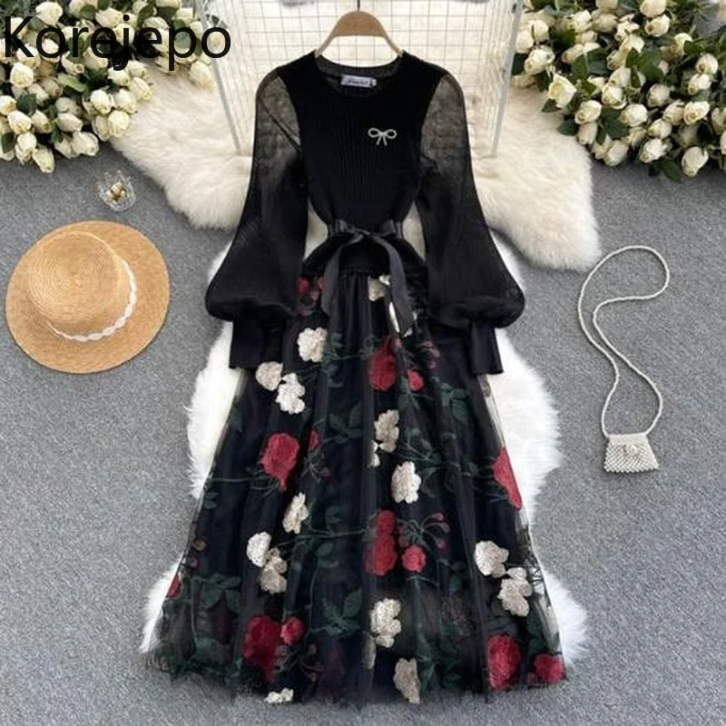 Korejepo Lady Goddess Style Dress Clothes Temperament Embroidery Puff Sleeve Mesh Stitching Knitted Fake Two-piece Dresses
Korejepo Lady Goddess Style Dress Clothes Temperament Embroidery Puff Sleeve Mesh Stitching Knitted Fake Two-piece Dresses
