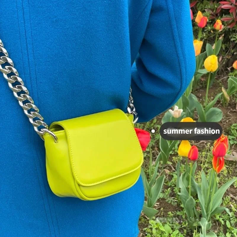 Fashion Design Women Metal Chain Mini Shoulder Messenger Bags Retro Green Ladies Saddle Bag PU Leather Female Purse Handbags
Fashion Design Women Metal Chain Mini Shoulder Messenger Bags Retro Green Ladies Saddle Bag PU Leather Female Purse Handbags