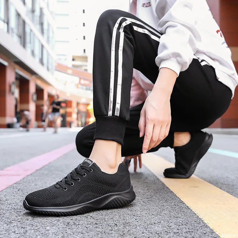 2021Spring summer Women Ultralight Fly weave Breathable Running Shoes Comfortable Outdoor Sports Jogging Walking Sneakers
2021Spring summer Women Ultralight Fly weave Breathable Running Shoes Comfortable Outdoor Sports Jogging Walking Sneakers
