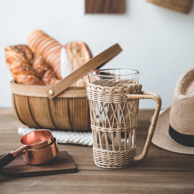 Handmade Rattan Weaving Cup Sleeve with Handle Parctical Durable Cup Cover Creative Retro Pastoral Style Protection
Handmade Rattan Weaving Cup Sleeve with Handle Parctical Durable Cup Cover Creative Retro Pastoral Style Protection