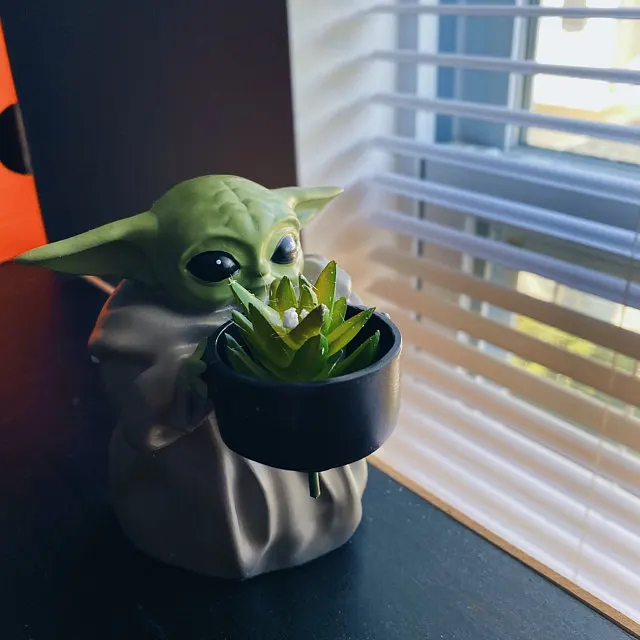 Star Wars Baby Yoda Cute Yoda Baby Flower Pot The Mandalorian Dolls Toy Gifts for Children
Star Wars Baby Yoda Cute Yoda Baby Flower Pot The Mandalorian Dolls Toy Gifts for Children