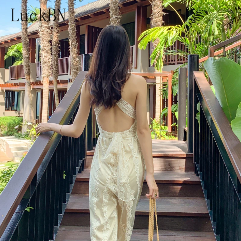 Lace Jumpsuit Women's Summer 2021 New V-neck Halter High Waist Sexy Slim Long Wide Leg Pants Seaside Vacation Jumpsuits White
Lace Jumpsuit Women's Summer 2021 New V-neck Halter High Waist Sexy Slim Long Wide Leg Pants Seaside Vacation Jumpsuits White