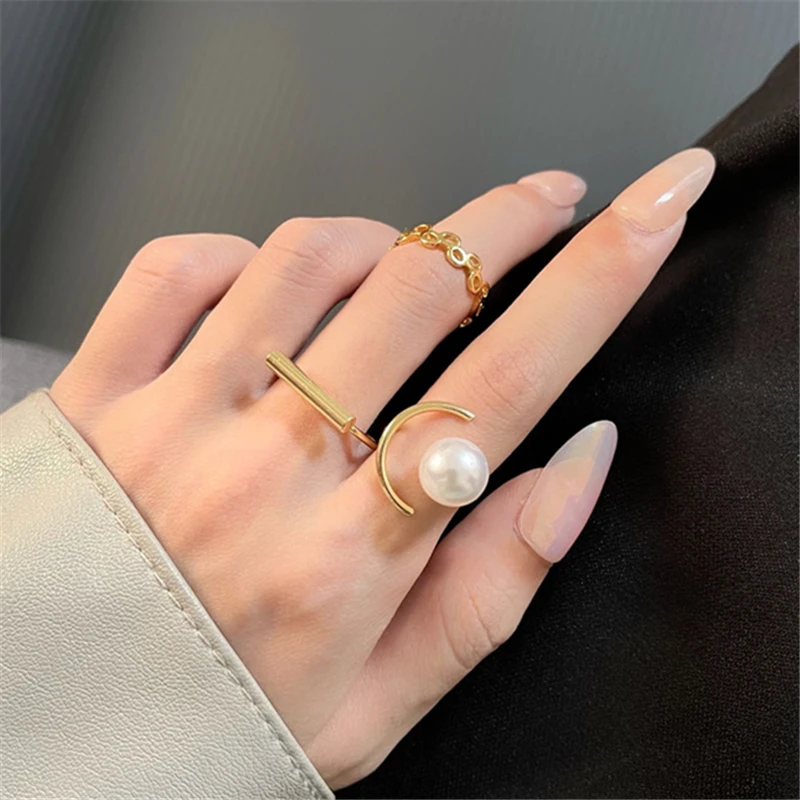 Personality Geometric And Pearl Ring Hollow Chain European Trend Fashion Woman's Ring 2022 New Party Gift Jewelry Wholesale 
Personality Geometric And Pearl Ring Hollow Chain European Trend Fashion Woman's Ring 2022 New Party Gift Jewelry Wholesale
