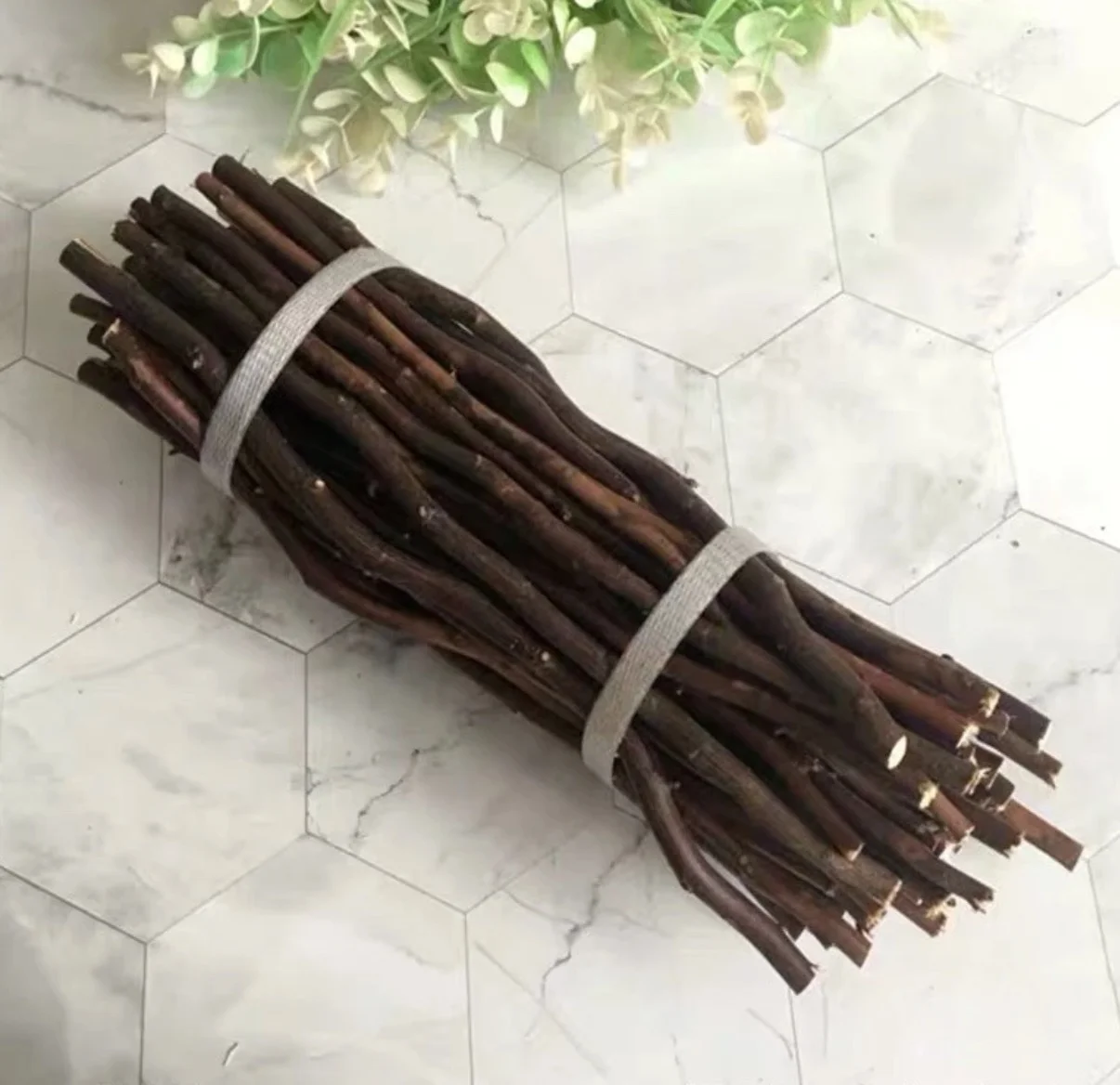 50pcs 28cm diameter:5-12mm Environmental Layout Dry Branches Diy Ring Handmade Wood Stick Material Wall Hanging Pendant
50pcs 28cm diameter:5-12mm Environmental Layout Dry Branches Diy Ring Handmade Wood Stick Material Wall Hanging Pendant