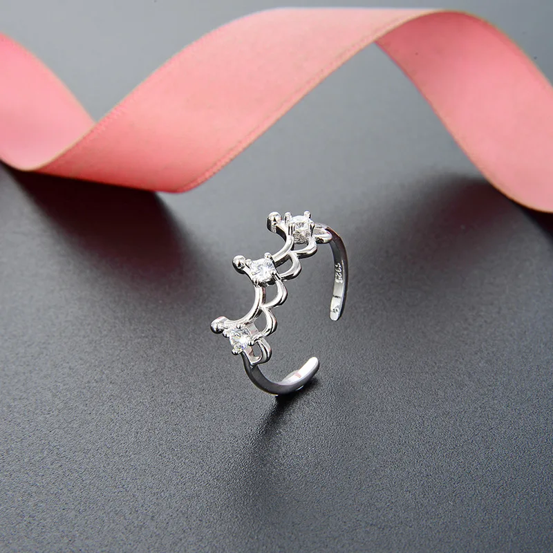 S925 Sterling Silver Fashion Sweet Style Opening Adjustable Size Ring Crown Shape Ring Diamond Jewelry
S925 Sterling Silver Fashion Sweet Style Opening Adjustable Size Ring Crown Shape Ring Diamond Jewelry