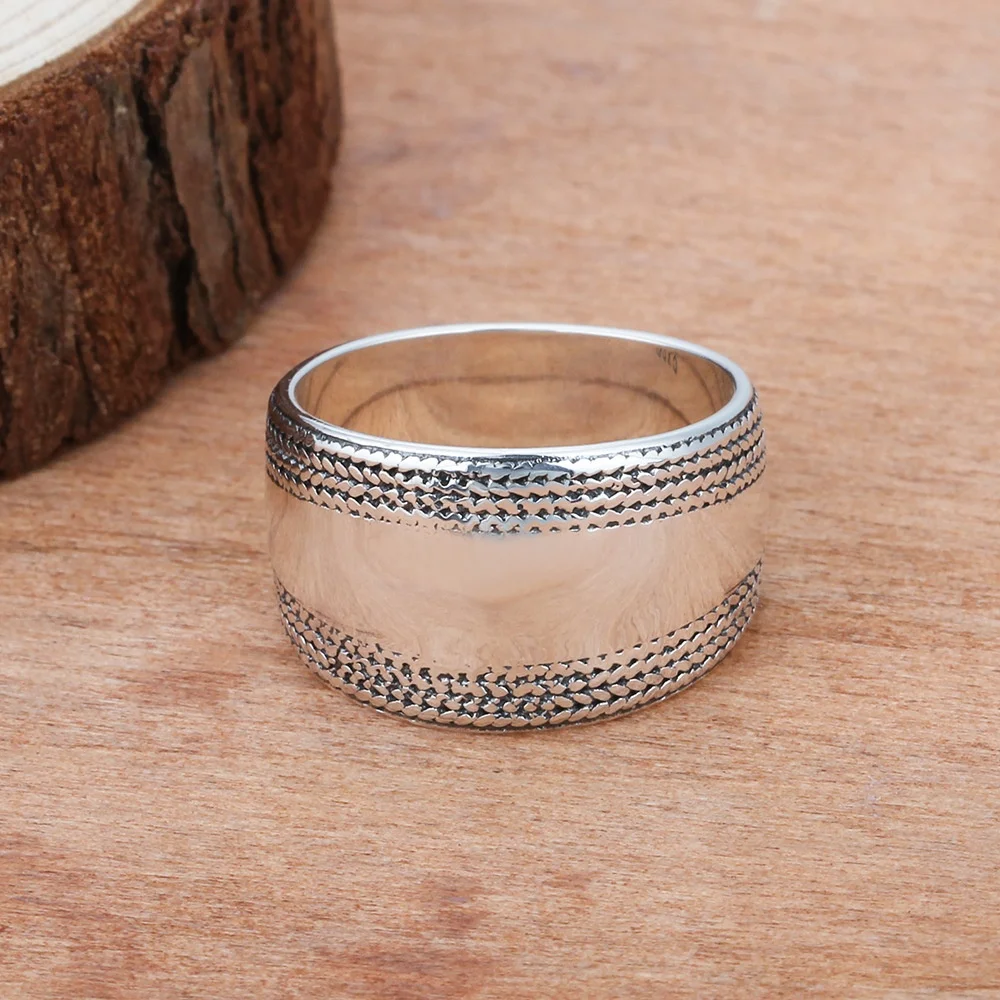 Simple Vintage Women Rings Silver Color Wedding Engagement Bands Fashion Girl Jewelry Christmas Gift
Simple Vintage Women Rings Silver Color Wedding Engagement Bands Fashion Girl Jewelry Christmas Gift