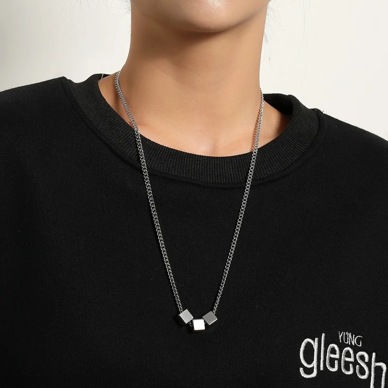 The European and American fashion new stereo ms necklace to restore ancient ways small squares joker sautoir long sweater
The European and American fashion new stereo ms necklace to restore ancient ways small squares joker sautoir long sweater