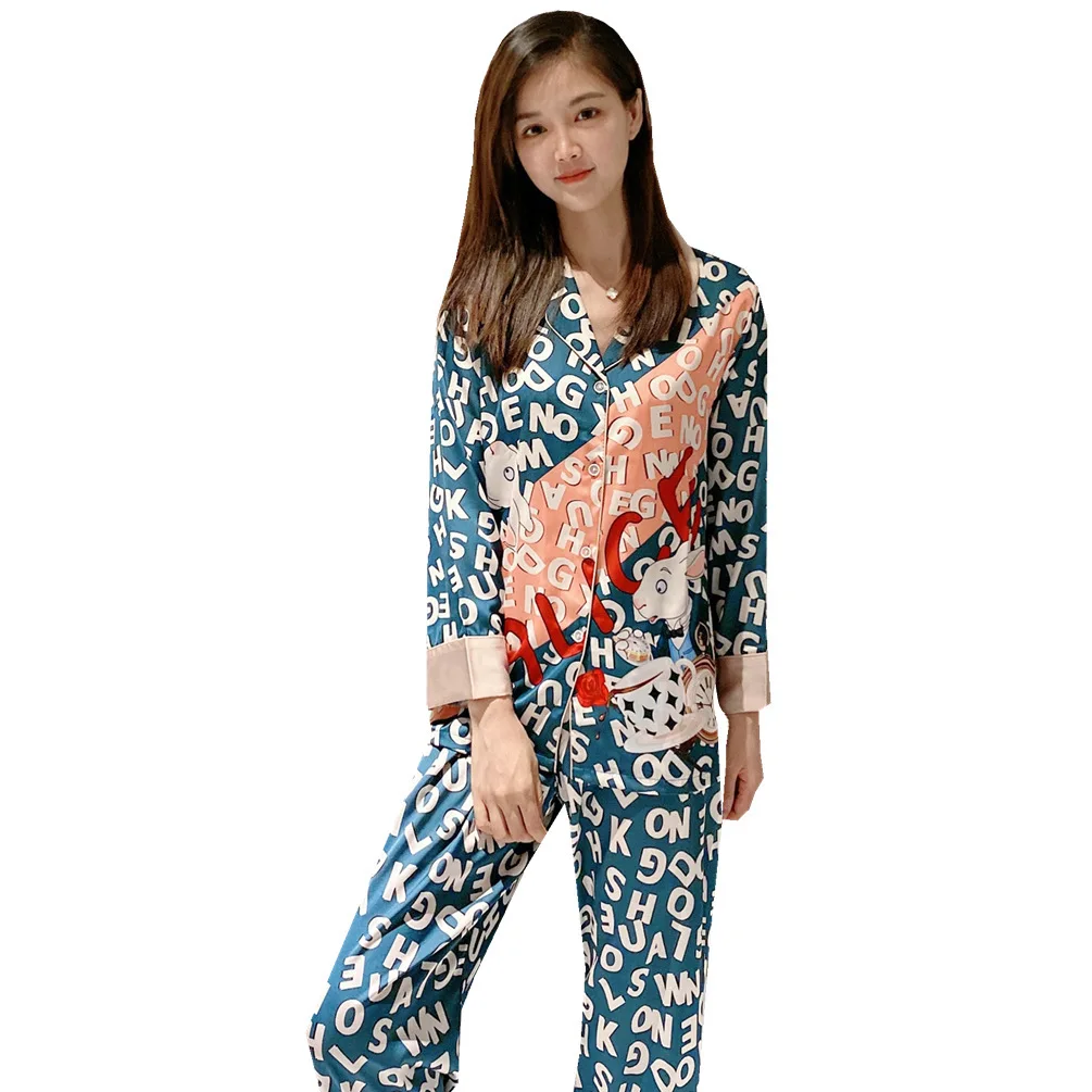 Lovely letter lamb ice silk breathable comfortable pajamas women's printing fashion can wear thin home clothes
Lovely letter lamb ice silk breathable comfortable pajamas women's printing fashion can wear thin home clothes