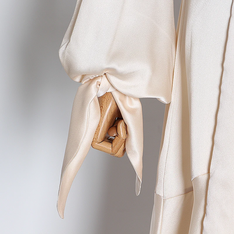 TWOTWINSTYLE Asymmetrical Lace Up Dress Female Stand Collar Flare Sleeve High Waist Hollow Out Midi Dress Women 2020 Fashion New
TWOTWINSTYLE Asymmetrical Lace Up Dress Female Stand Collar Flare Sleeve High Waist Hollow Out Midi Dress Women 2020 Fashion New