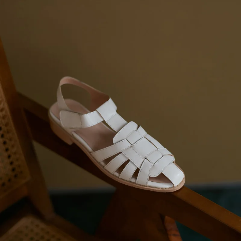 2021 Summer Cross Strap Braided Roman Style Women's Sandals Low-Heeled Hollow Comfortable Microfiber Leather Velcro Sandals
2021 Summer Cross Strap Braided Roman Style Women's Sandals Low-Heeled Hollow Comfortable Microfiber Leather Velcro Sandals
