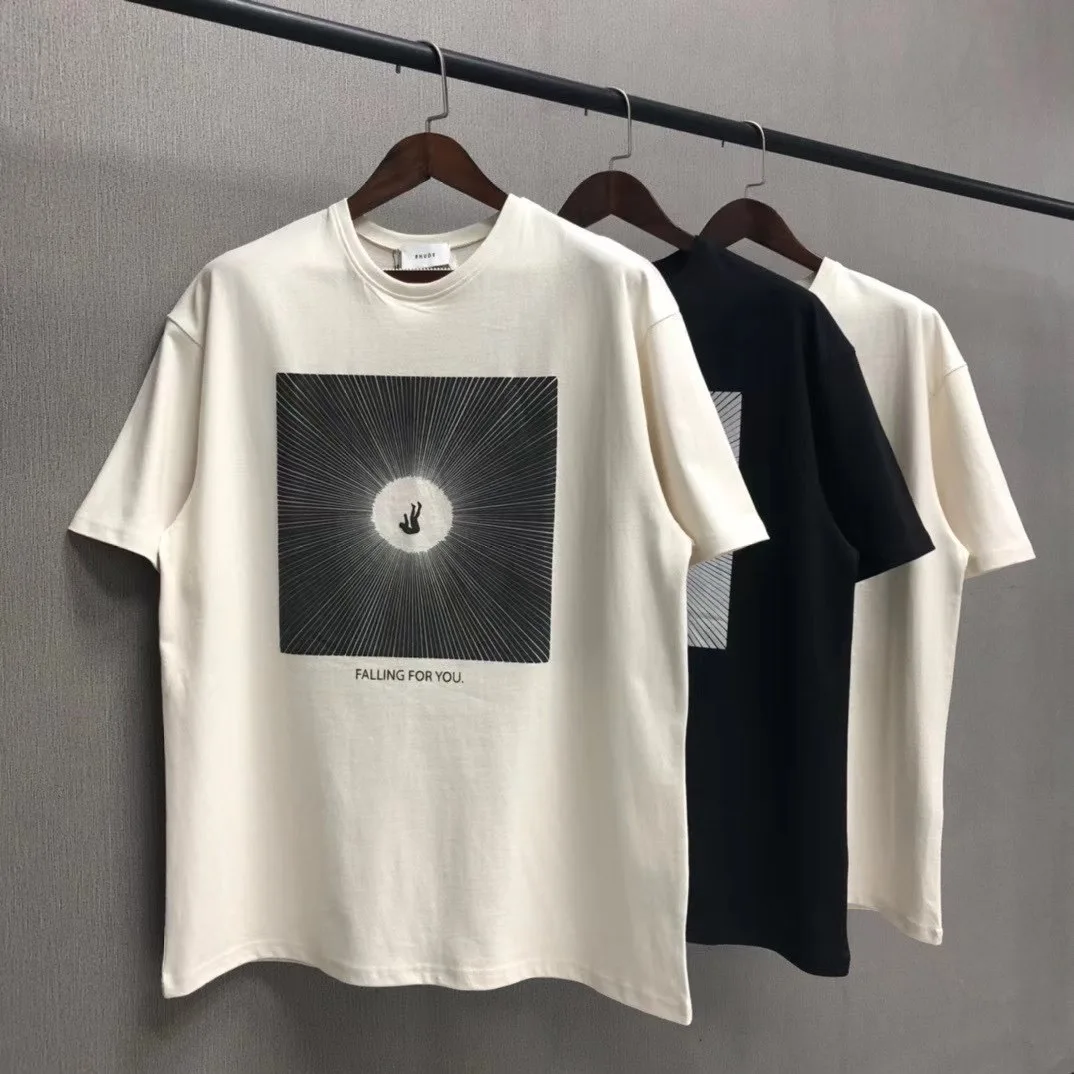 2021 Black RHUDE FALLING FOR YOU TEE Men Women 1:1 High Quality Graphic Print RHUDE Tee Back Text Logo Short Sleeve
2021 Black RHUDE FALLING FOR YOU TEE Men Women 1:1 High Quality Graphic Print RHUDE Tee Back Text Logo Short Sleeve