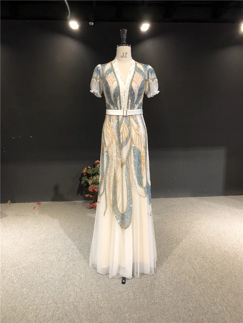 ZuhairMurad реальные фотографии тяжелые бусины с коротким рукавом V-образный вырез трапециевидной формы длиной в Пол Формальные Вечерние платья ...
ZuhairMurad реальные фотографии тяжелые бусины с коротким рукавом V-образный вырез трапециевидной формы длиной в Пол Формальные Вечерние платья ...