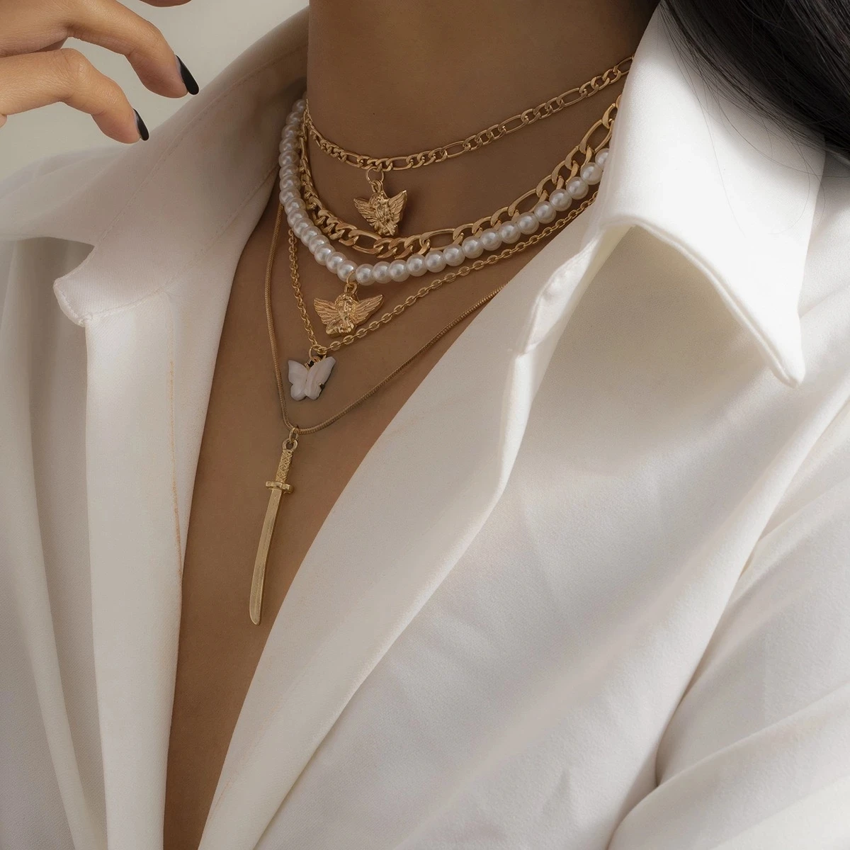 Ladies Multi-layer Chain Item Imitation Pearl Butterfly Pendant Necklace Multi-layer Gold Chain Party Jewelry 2021 New
Ladies Multi-layer Chain Item Imitation Pearl Butterfly Pendant Necklace Multi-layer Gold Chain Party Jewelry 2021 New