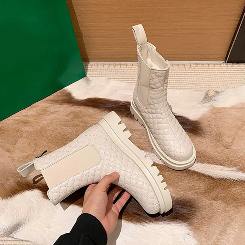 Women Fashion Boots Short Plush Warm Soft Comfortable Female Shoes Winter Ladies Ankle Boots Platform Lace Up Zipper PU
Women Fashion Boots Short Plush Warm Soft Comfortable Female Shoes Winter Ladies Ankle Boots Platform Lace Up Zipper PU
