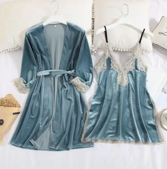 Fdfklak High quality gold velvet bathrobe women new sexy lace sleepwear robe female homewear clothes lounge warm 2 pieces set
Fdfklak High quality gold velvet bathrobe women new sexy lace sleepwear robe female homewear clothes lounge warm 2 pieces set