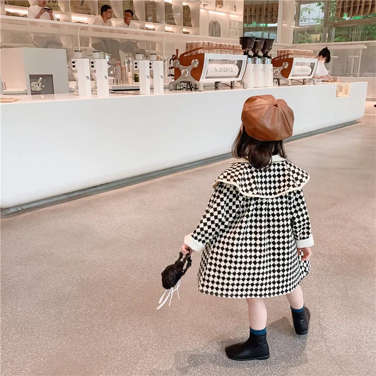 9002 Girl Clothes Black White Plaid Coat Autumn Winter 2021 New Korean Windbreaker Coat 1-9Year Girl's Medium And Long Coat
9002 Girl Clothes Black White Plaid Coat Autumn Winter 2021 New Korean Windbreaker Coat 1-9Year Girl's Medium And Long Coat