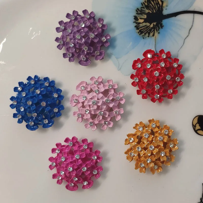 New silver rhinestone flat back brooch 10pcs /lot webbing clothing accessories wedding decoration Production
New silver rhinestone flat back brooch 10pcs /lot webbing clothing accessories wedding decoration Production