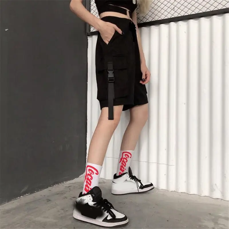 Summer 2020 new ins Fashion retro american tooling Knee Length Pants with large pocket weaving Causal loose five points shorts
Summer 2020 new ins Fashion retro american tooling Knee Length Pants with large pocket weaving Causal loose five points shorts