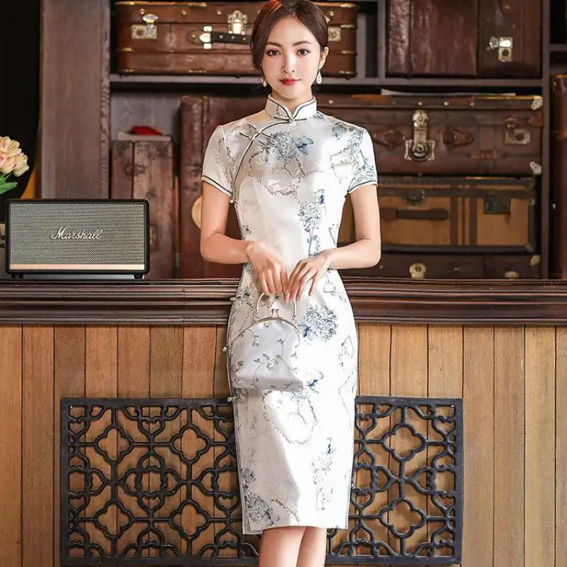Spring Summer New Women Short Sleeve Qipao Evening Party Dress Mandarin Collar Chinese Traditional lady Cheongsam M L XL XXL 3XL
Spring Summer New Women Short Sleeve Qipao Evening Party Dress Mandarin Collar Chinese Traditional lady Cheongsam M L XL XXL 3XL