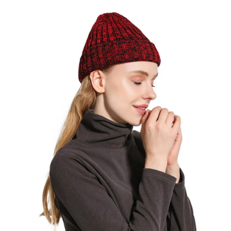 Simple winter hat mixed color thick line plus velvet thick knit hat men women Baotou ear protection windproof warm knit hat F12 
Simple winter hat mixed color thick line plus velvet thick knit hat men women Baotou ear protection windproof warm knit hat F12