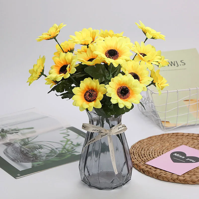 Artificial Sunflower 7 Heads Beautiful Bouquet Wedding Party Festival Home Decoration Fake Flowers Simulation Sun Flowers
Artificial Sunflower 7 Heads Beautiful Bouquet Wedding Party Festival Home Decoration Fake Flowers Simulation Sun Flowers