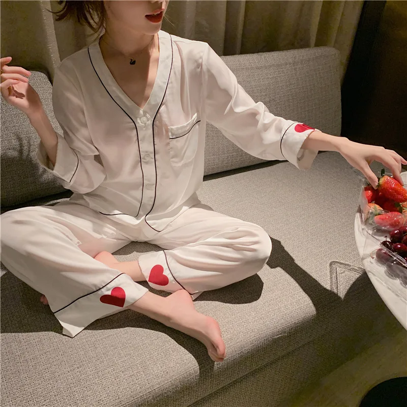 Spring Autumn New 2PCS Sleep Suit Women Faux Silk Sleepwear Casual V-Neck Top&Pant Home Clothes Sweet Heart Print Nightwear
Spring Autumn New 2PCS Sleep Suit Women Faux Silk Sleepwear Casual V-Neck Top&Pant Home Clothes Sweet Heart Print Nightwear