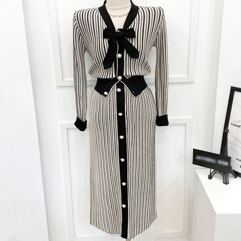 Vintage Bow Knitting 2 Piece Set Women Slim Stripe Knit Set Woman Single Breasted Sexy Outfit 2021 Spring
Vintage Bow Knitting 2 Piece Set Women Slim Stripe Knit Set Woman Single Breasted Sexy Outfit 2021 Spring