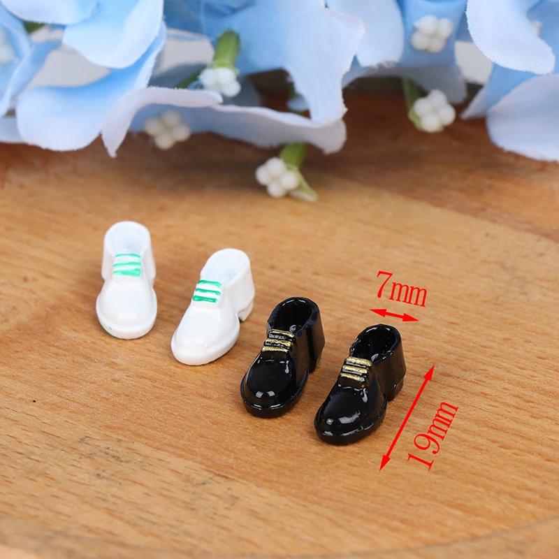 1/12 Dollhouse Miniature Accessories Mini Metal Leather Shoes Simulation Model Toys for Doll House Decoration
1/12 Dollhouse Miniature Accessories Mini Metal Leather Shoes Simulation Model Toys for Doll House Decoration