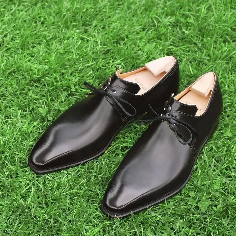 Oxfords Shoes Chaussures De Vache Derby Dress Men Shoes PU Leather Comfortable Classic Fashion Chaussures Pour Hommes XM658
Oxfords Shoes Chaussures De Vache Derby Dress Men Shoes PU Leather Comfortable Classic Fashion Chaussures Pour Hommes XM658