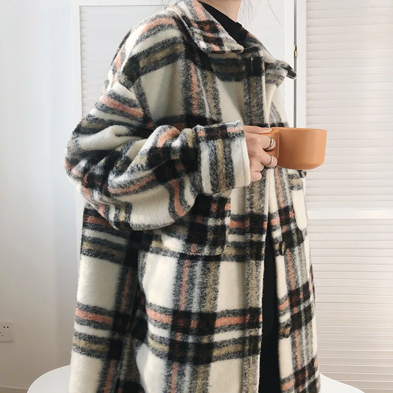 Autumn And Winter Women's Vintage Silhouette Medium And Long Korean Version Thickened Tweed Plaid Coat
Autumn And Winter Women's Vintage Silhouette Medium And Long Korean Version Thickened Tweed Plaid Coat