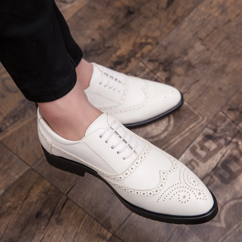 new fashion men's business office career formal dresses soft leather shoes breathable brogue shoe bullock sneakers mans footwear
new fashion men's business office career formal dresses soft leather shoes breathable brogue shoe bullock sneakers mans footwear