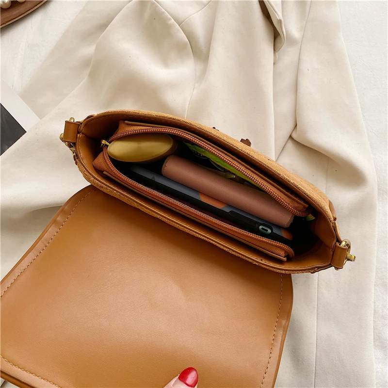 Winter Retro Suede Chain Crossbody Bags Unique Design Quilted Shoulder Bags High Quality Mini Flap For Phone Coffee Brown Black
Winter Retro Suede Chain Crossbody Bags Unique Design Quilted Shoulder Bags High Quality Mini Flap For Phone Coffee Brown Black