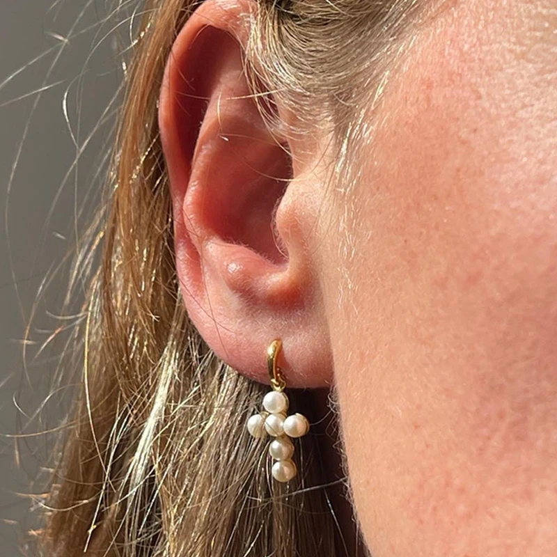 Europe and the United States 2021 new fashion retro cross natural freshwater pearl earrings
Europe and the United States 2021 new fashion retro cross natural freshwater pearl earrings