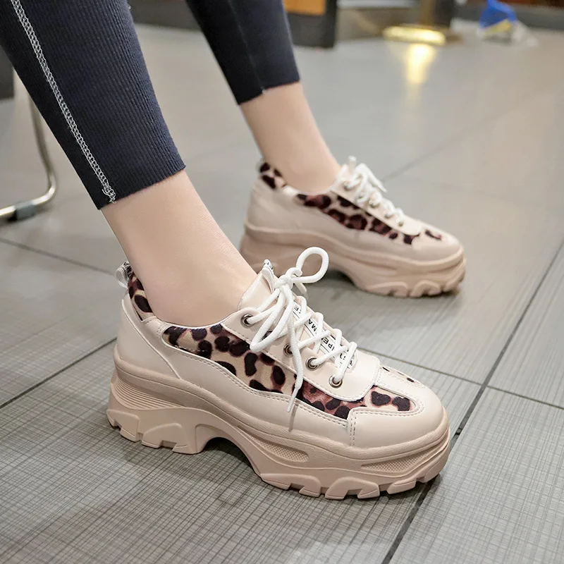 QWEDF 2019 Новинка весны для женщин на платформе; Кроссовки на плоской подошве женская обувь с подошвой из вулканизированной резины, со шнуровко...
QWEDF 2019 Новинка весны для женщин на платформе; Кроссовки на плоской подошве женская обувь с подошвой из вулканизированной резины, со шнуровко...