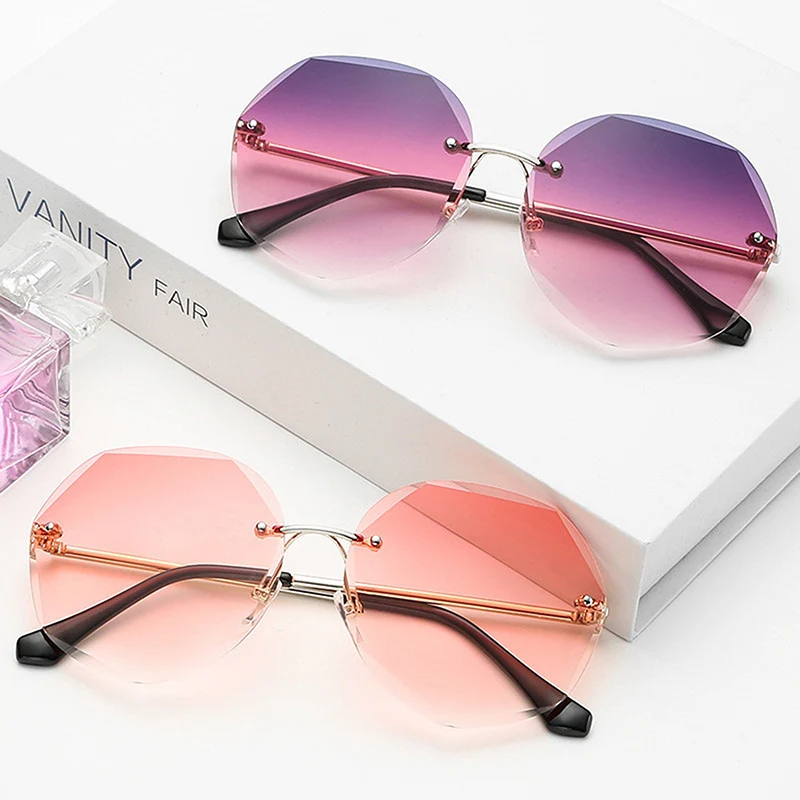New Square Elegant Rimless Gradient Sunglasses Women Shades Cutting Lens Metal Frames Sun Glasse Vintage Shades Eyewear 
New Square Elegant Rimless Gradient Sunglasses Women Shades Cutting Lens Metal Frames Sun Glasse Vintage Shades Eyewear