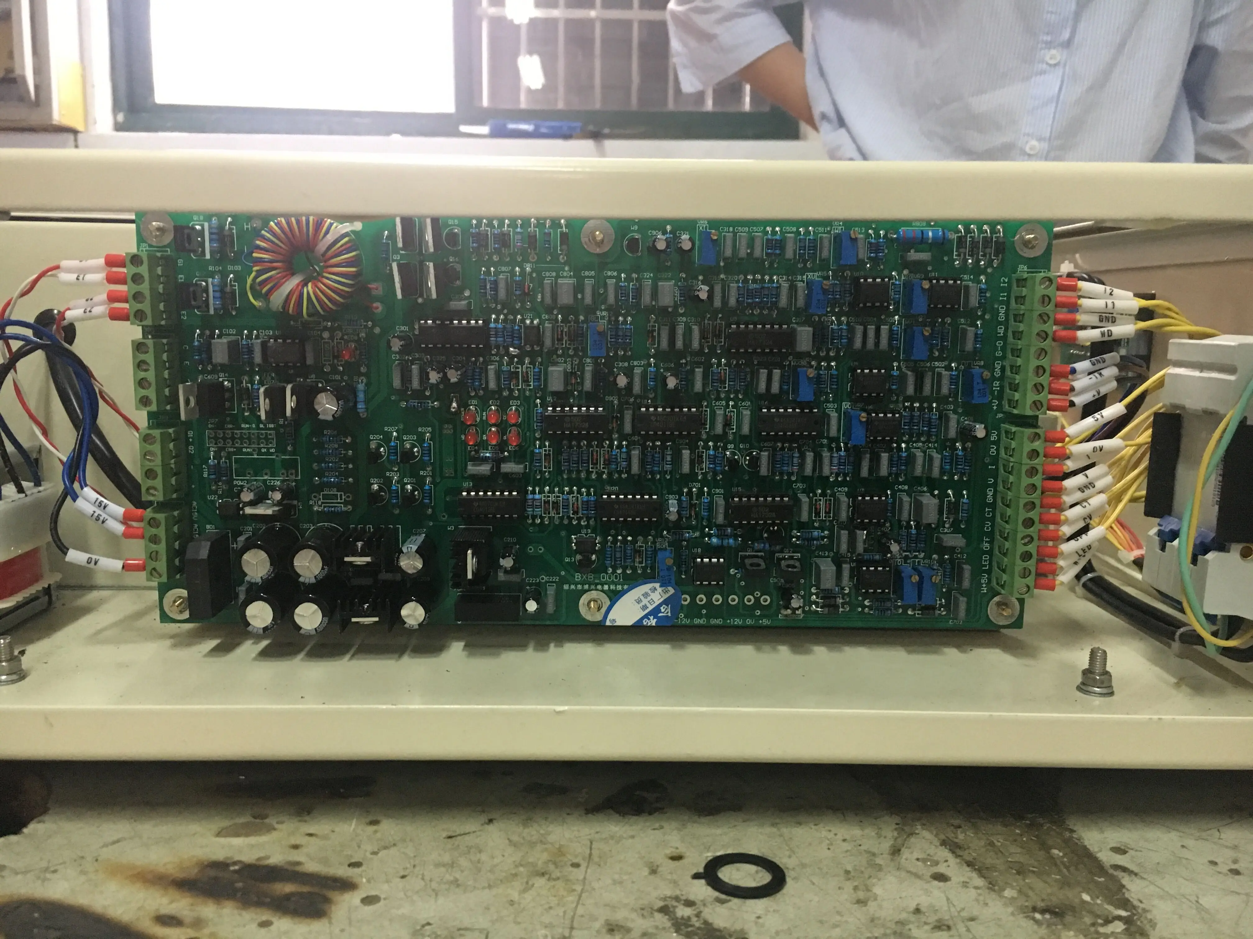 200A 12V Switch Mode Rectifier With IGBT Module
200A 12V Switch Mode Rectifier With IGBT Module