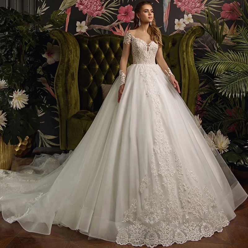 MACDUGAL Luxury Long-Sleeved O-Neck Lace Open Back Pearl Wedding Dress Charming Appliqués Mopping The Floor
MACDUGAL Luxury Long-Sleeved O-Neck Lace Open Back Pearl Wedding Dress Charming Appliqués Mopping The Floor