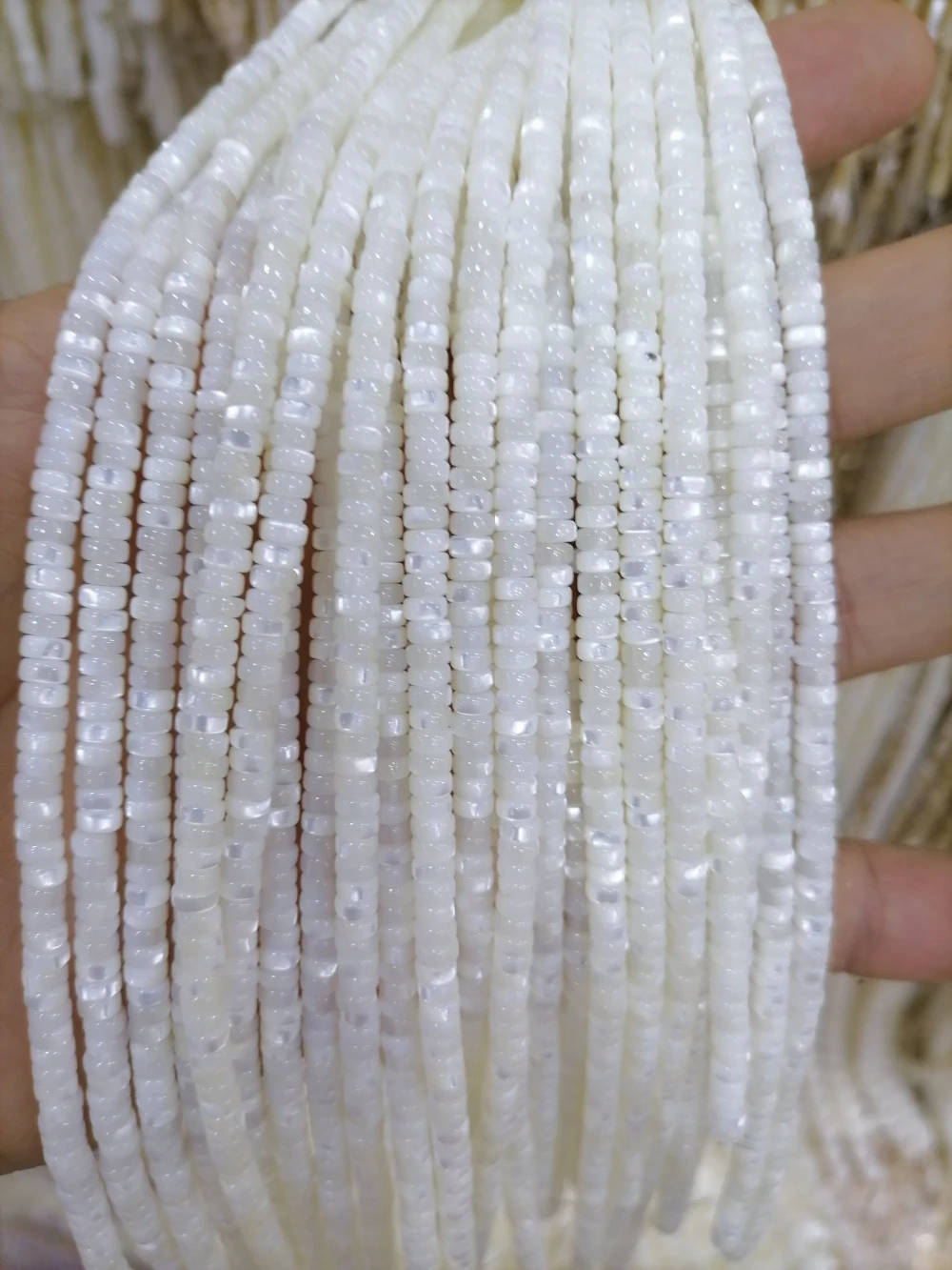Natural Shell Beads White Flat Round Shell Beads for Jewelry Making DIY Bracelet Necklace Findings Accessories Gifts For Women
Natural Shell Beads White Flat Round Shell Beads for Jewelry Making DIY Bracelet Necklace Findings Accessories Gifts For Women