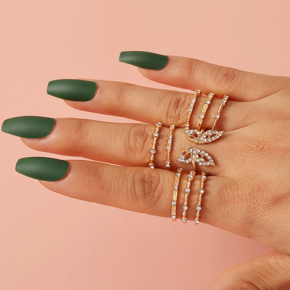 Retro Simple Ring Hollow Butterfly Full Diamond Style Geometric 9-Piece Set Niche Personality Ring
Retro Simple Ring Hollow Butterfly Full Diamond Style Geometric 9-Piece Set Niche Personality Ring