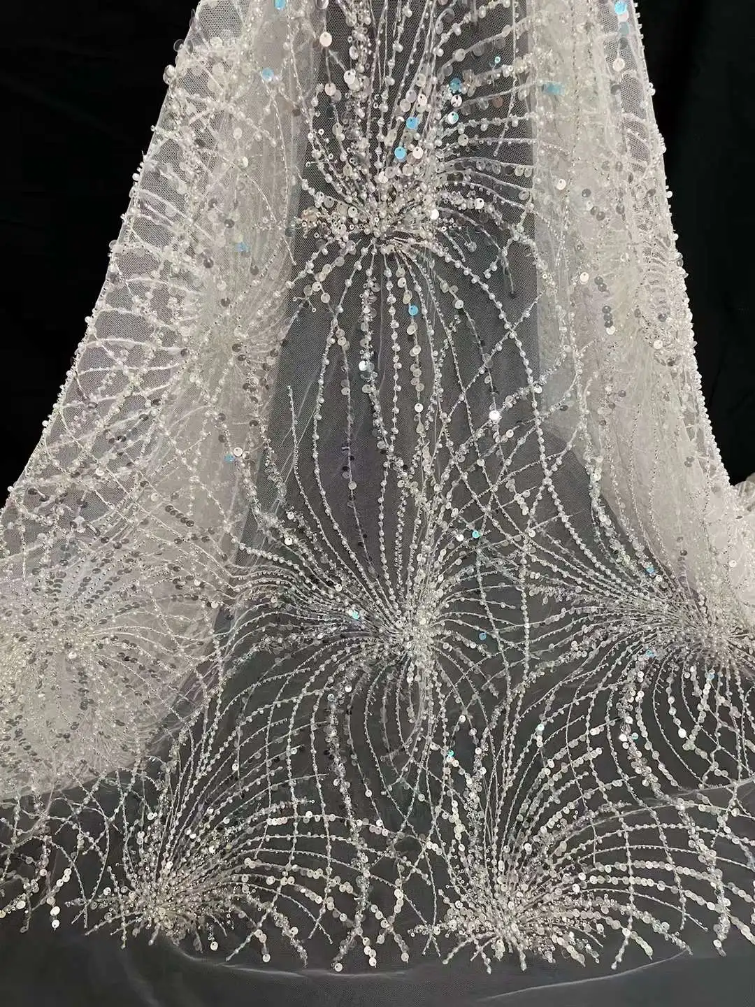 White wedding dress fabric with sequin bead embroidery, African lace fabric French mesh tulle for evening dress long dress
White wedding dress fabric with sequin bead embroidery, African lace fabric French mesh tulle for evening dress long dress