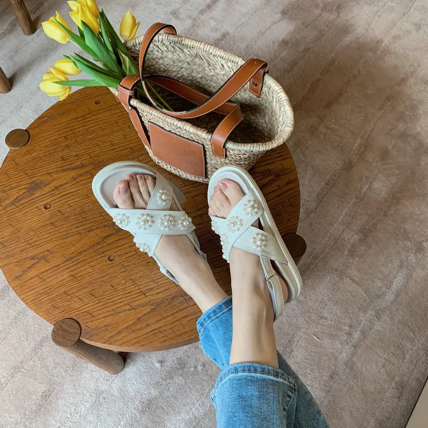 QUTAA 2021 Flower String Bead Wedge Heel Summer Casual Women Shoes Open Toe Genuine Leather Hook&Loop Female Sandals Size 34-39 
QUTAA 2021 Flower String Bead Wedge Heel Summer Casual Women Shoes Open Toe Genuine Leather Hook&Loop Female Sandals Size 34-39