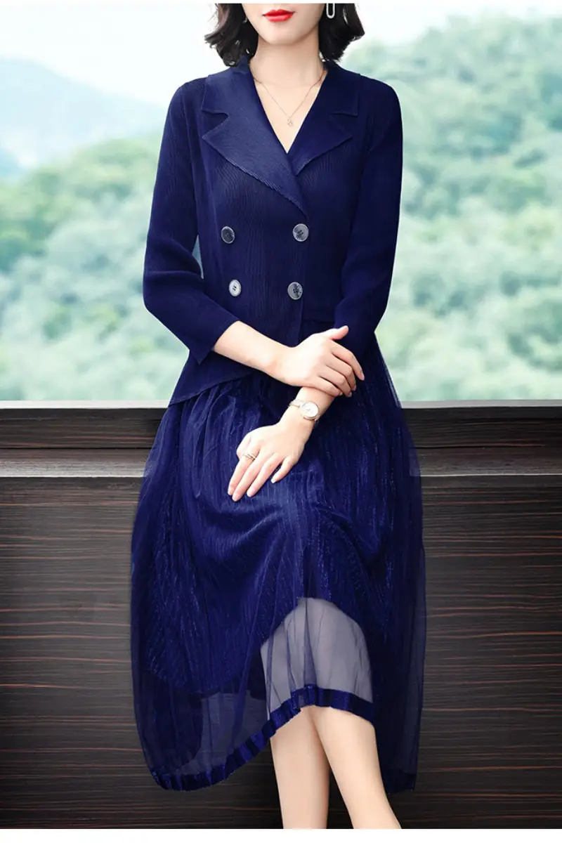 High Elastic Women Pleated Dress 2020 Autumn New Waist Slimming Suit Collar Plus Size Fake Two-piece Mesh Stitching Dress K1201
High Elastic Women Pleated Dress 2020 Autumn New Waist Slimming Suit Collar Plus Size Fake Two-piece Mesh Stitching Dress K1201